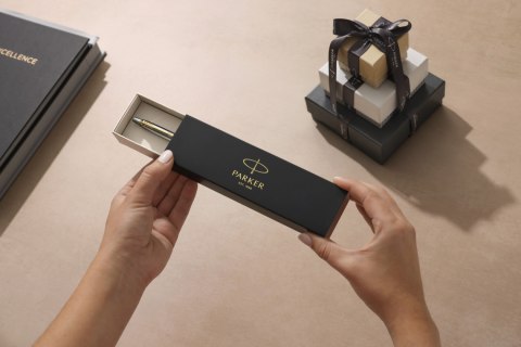 Długopis Parker Jotter Stalowy Pozłacony GT w Etui Długopis Parker Jotter Stalowy Pozłacony GT w Etui