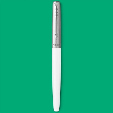 PARKER JOTTER BIAŁE PIÓRO Z GRAWEREM WYMAZYWACZ BIC I NABOJE WRAZ TOREBKĄ