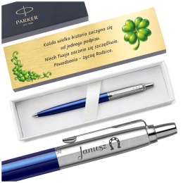 Niebieski Parker Jotter Royal Blue z grawerem i tabliczką na kartonowym pudełku
